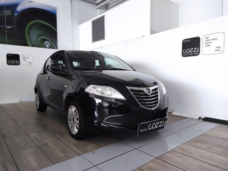 LANCIA Ypsilon 3ª serie Ypsilon 1.2 69 CV 5 porte Silver - Cozzi
