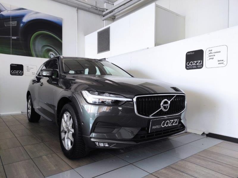 VOLVO XC60 (2017-->) XC60 B5 (d) AWD Geartronic Momentum Pro - Cozzi